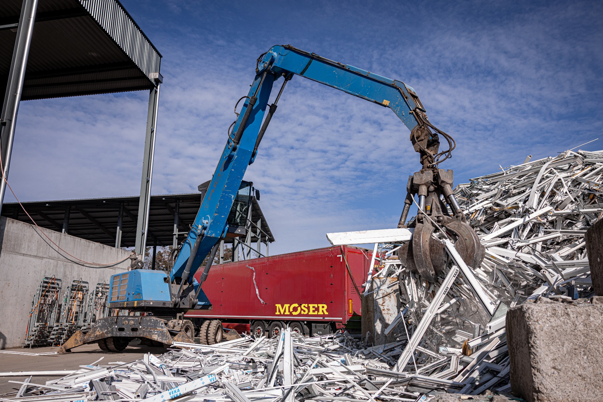 Moser RecyclingCenter mit PVC-Altfenstern